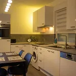 Joli En Rdc Dans Maison Neuve