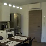 Joli En Rdc Dans Maison Neuve Lejlighed