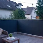 Joli En Rdc Dans Maison Neuve Lejlighed *