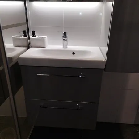 Apartmán Joli En Rdc Dans Maison Neuve *
