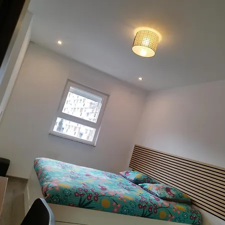 Apartmán Joli En Rdc Dans Maison Neuve