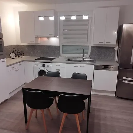 Joli En Rdc Dans Maison Neuve Lejlighed