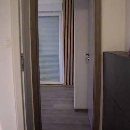 Joli En Rdc Dans Maison Neuve