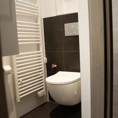 Joli En Rdc Dans Maison Neuve Apartman *