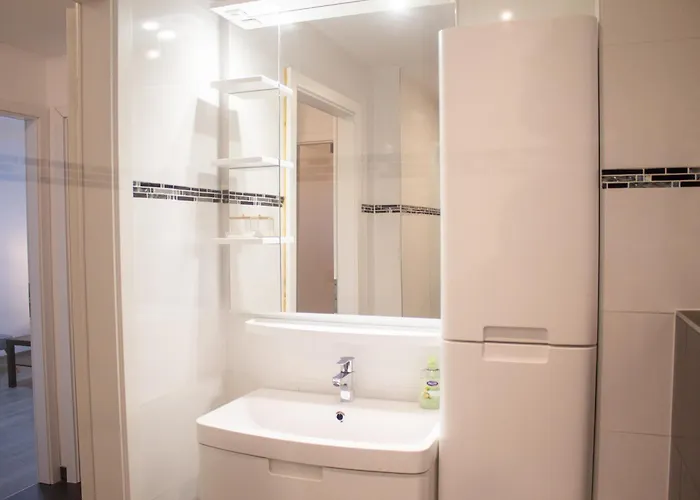 Joli En Rdc Dans Maison Neuve Lejlighed