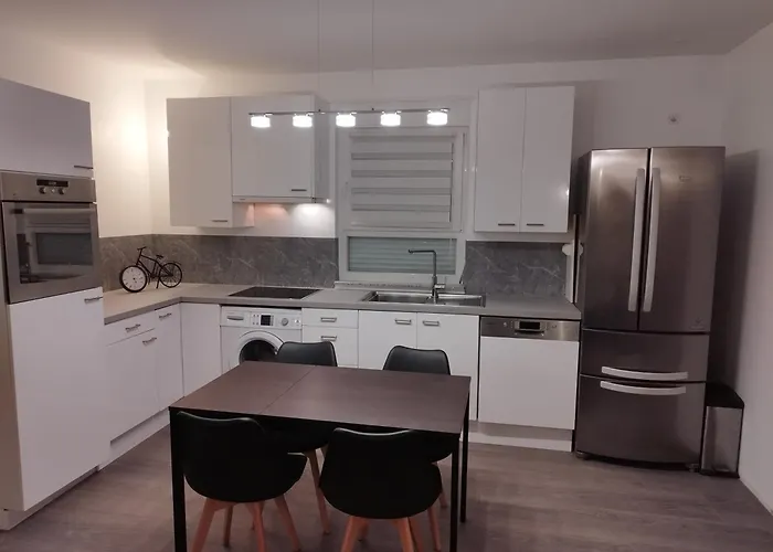 Joli En Rdc Dans Maison Neuve Lejlighed