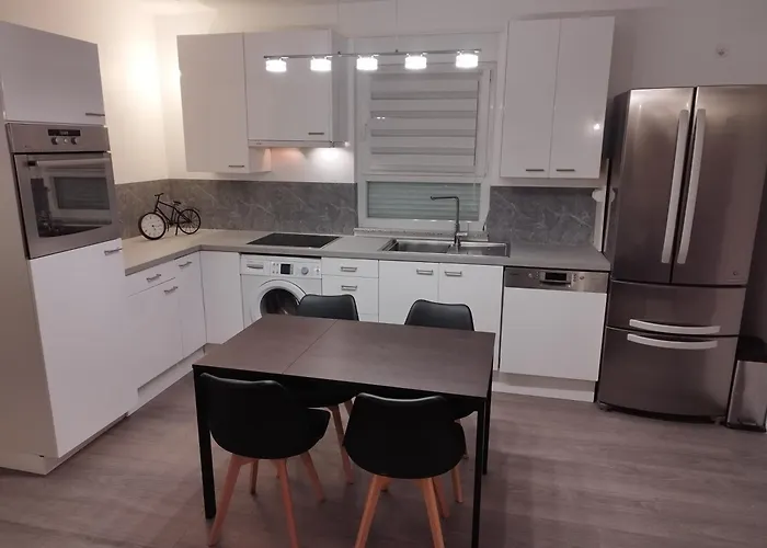 Joli En Rdc Dans Maison Neuve Lejlighed