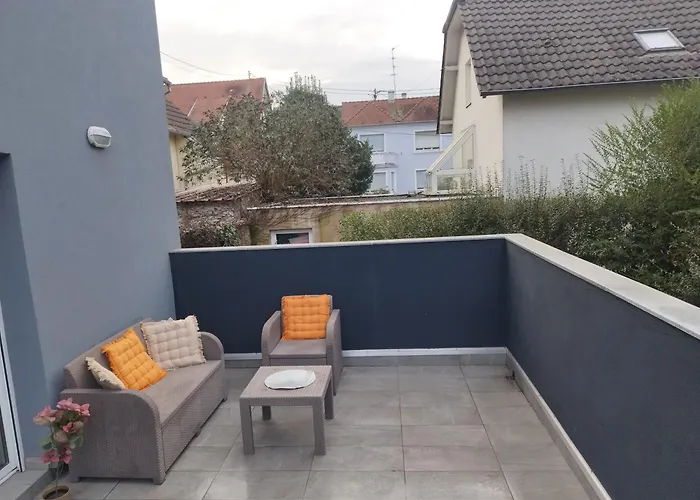 Joli En Rdc Dans Maison Neuve Lejlighed