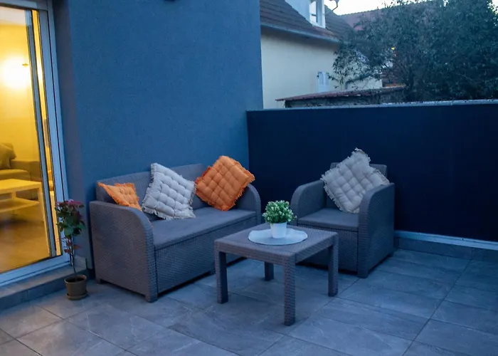 Joli En Rdc Dans Maison Neuve * Mundolsheim