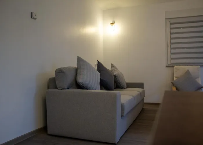 Joli En Rdc Dans Maison Neuve